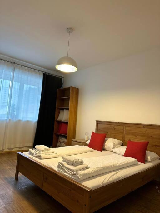 Apartment Top *